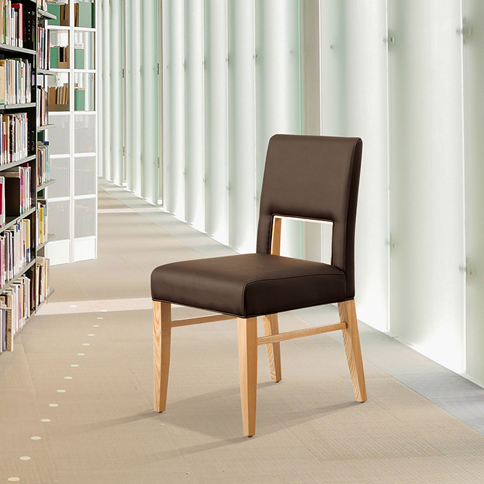 스퀘어 원목 의자